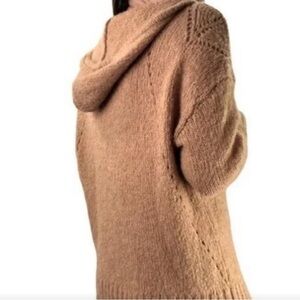 American Eagle Outfitters Tan V-Neck Sweater